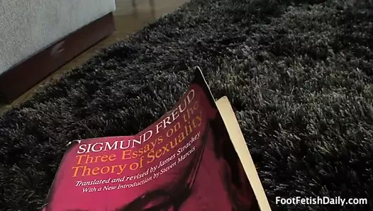 Aktörler çoraplarıyla sikikleri (ayak fetişi seks)