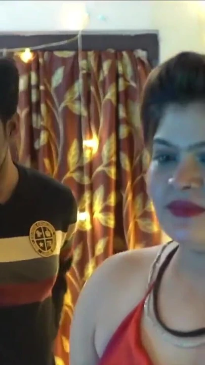 Ofis patronu güzel kız arkadaşımı sikiyor! Hintli patron seks | Klip 1