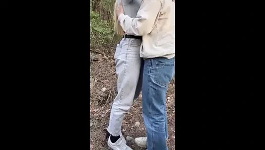 Ormanda sulu sakso ve sikiş! Amcığıma boşal!.