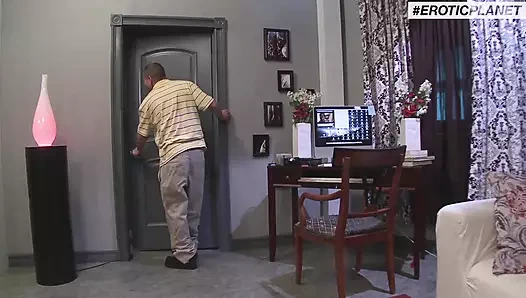 Im 21'e girmeden önce: v2 s2 - ateşli genç sarışın sikiliyor