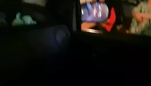 Ragazze alla fermata