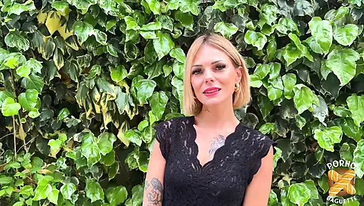 İki güzel seksi kızı sikiyorum