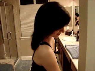 karısı hazırlanıyor