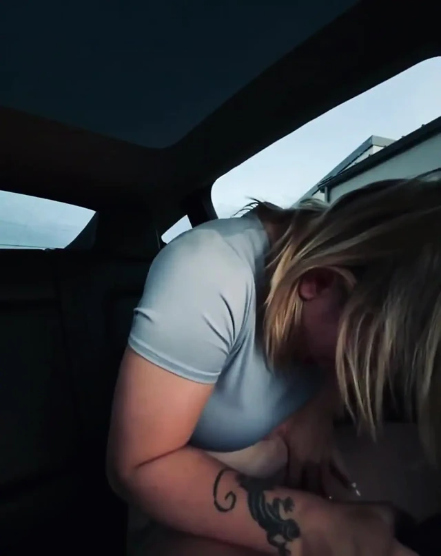 Ben alışılmadıkların kraliçesiyim, anal bowling omurgasını batırıyorum