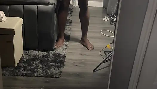 Üzgünüm beni affettin şimdi sıkı beyaz amcığını büyük zenci yarağımla siktim