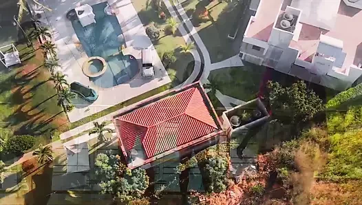 Amcığını emmeyi seviyorum ve tadı çok iyi ggmansion