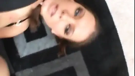 Dildo emiyor büyük göt sikişi