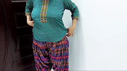 Hint üvey kardeş değiştirme kıyafetleri içinde önünde onu üvey