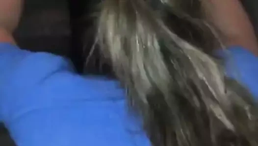 Ben (18) merdivenlerde sikiliyorum