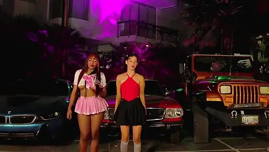 Bu kızlar lezbiyen seks yapmak için park yerinde dayanamaz ve saklanamaz ggmansion