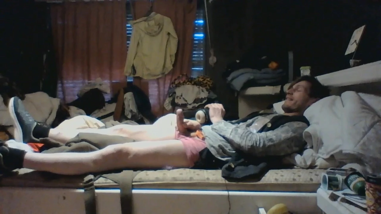 Bir kadın olarak büyük dölümü çekiyorum, ateşli ve azgın boşalma femboy 3ftbouch