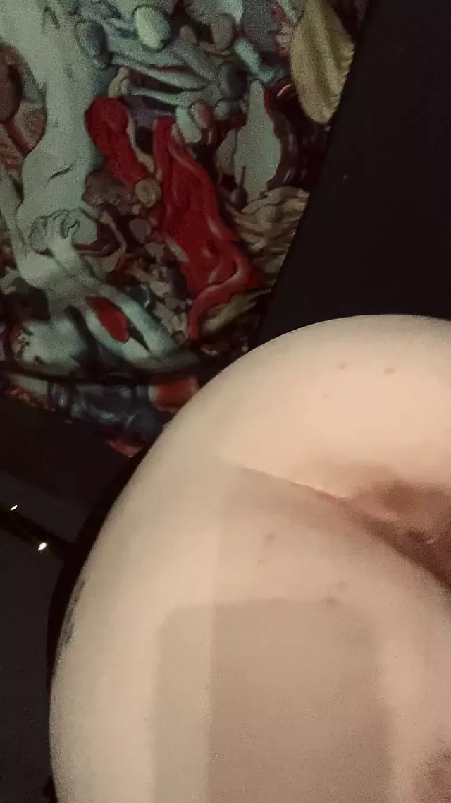 Üvey erkek kardeş ve üvey kız kardeş ebeveynleri evden ayrıldıktan sonra sikişiyor