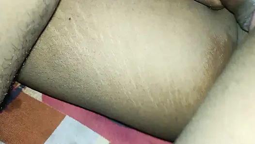 Bhabhi ki milk ko dabakar dudh out kar diya.hut Mein ungali Maar Diya chut mMilk Jor jor se daba kar out kar diya.ein land ghusa Diya
