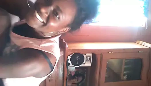 Twerk de la gabonaise 18 ans