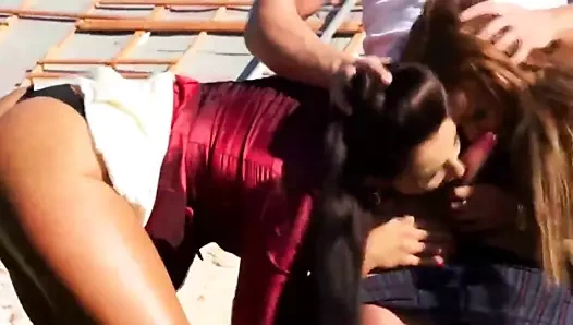 Göz alıcı eurobabes açık ffm üçlü