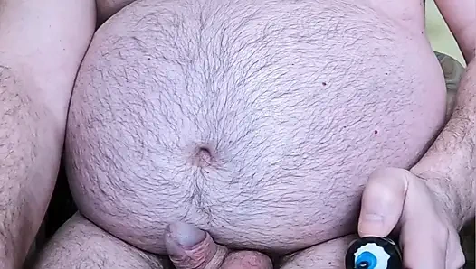 Şişman adam penpal sahibe tarafından talimat edilen kaba teknik araçlarla mastürbasyon yapmalı