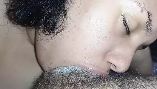 Büyük ıslak dudaklarımın yarağı batıran bakış açısı