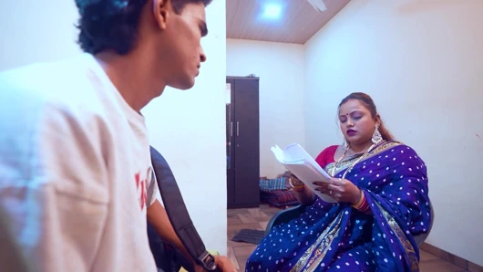 Büyük memeli öğretmen sert seks için öğrencisini baştan çıkarıyor