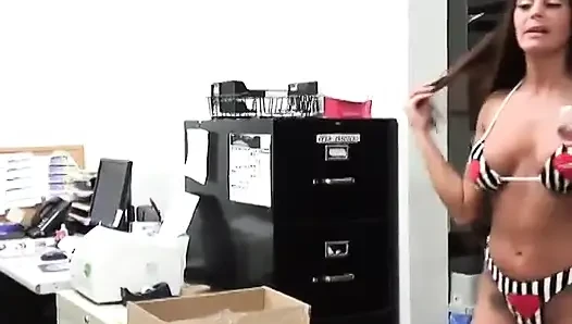 Azgın adam yarağını yarak seven enayilere emdirirken buna bayılıyor