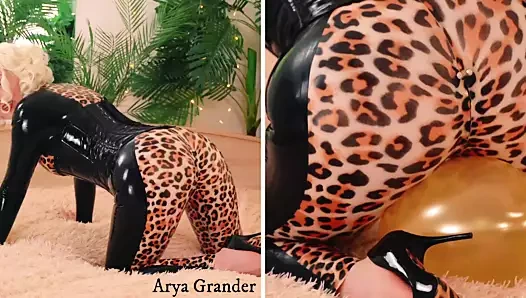 Seksi büyük göt fetiş sapıkça milf arya grander alay içinde lateks
