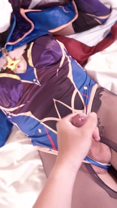 Genshin impact mona cosplayer sikiliyor, otaku festivali'nden sonra 1 | Klip 1