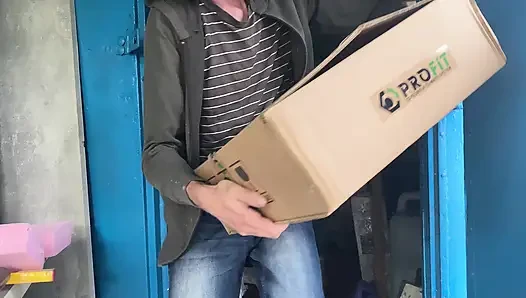 A warehouse worker fucked the manager hard right there on the boxes and put her in her place