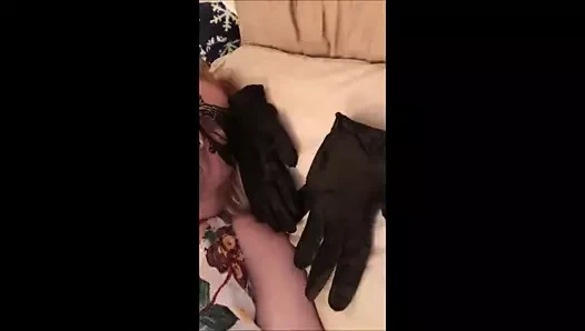 2 siyah elden 1 beyaz kedinin geri kalanı