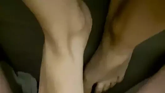 Aldatılan iffet ayaklar sıcak