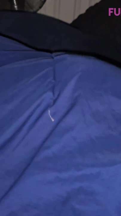 "Oda arkadaşları görmesin diye battaniyenin altında gizli sakso" dan mutlaka görülmeli an