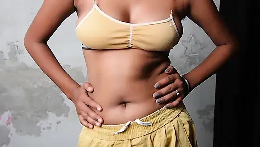 Okul arkadaşım beni odasına davet etti ve beni sert sikti.