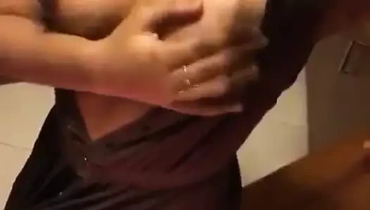 srilankan bebek alay ile göğüsler