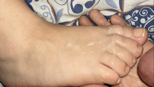 Seksi ayaklara boşalma
