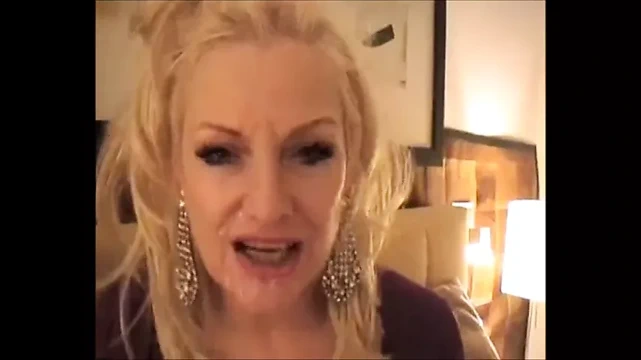 Çok sıcak büyükanne içinde kadın iç çamaşırı istemek boşalmak üzerinde ağız