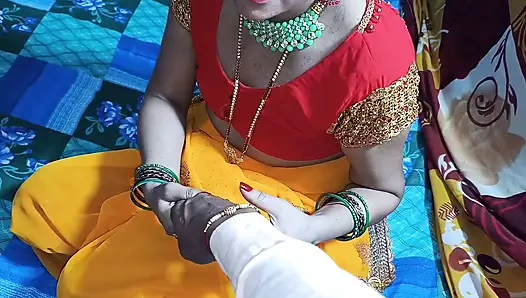 Rakshabandhan'da üvey kız kardeş Rakhi'i üvey erkek kardeşine bağladı ve amını hediye olarak siktirdi