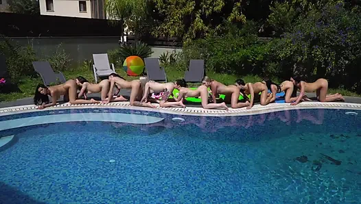 Echt wild lesbisch tiener zwembadfeest