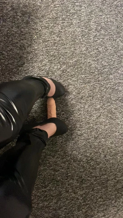 дама игрушка