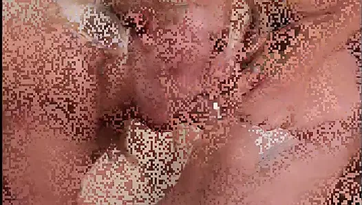 Azgın sarışın genç kız üvey erkek kardeşi tarafından azgın yarakla sikiliyor