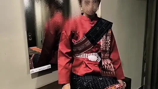Sahne arkası Taylandlı e-san elbisesi