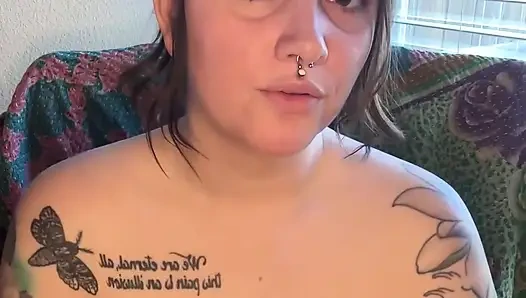 Kilolu sigara içen kadın mastürbasyon yapıyor