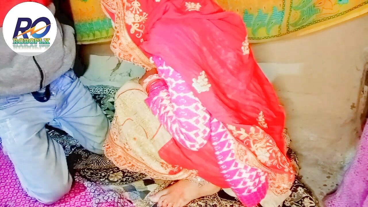 Hintçe ses aawaj me badi didi ki chudai ghar me sari uthake ke parmakla elbise