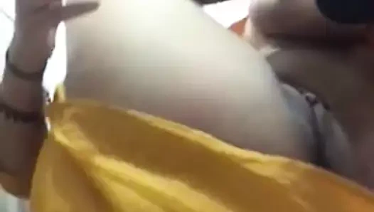 İngiliz pakistan sali onu kedi hakkında kedi yorum gösteren