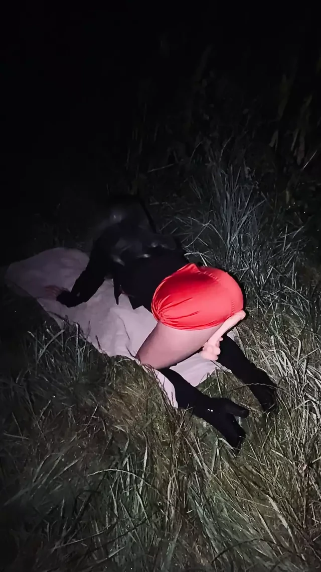 Dışarıda karanlıkta, tek başıma korktum