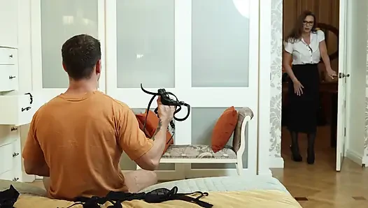 Erkek delisi azgın üvey annem beni şaşırttı