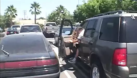 Adam sikikleri iki sıcak deneyimli sluts üzerinde onun favori kanepe