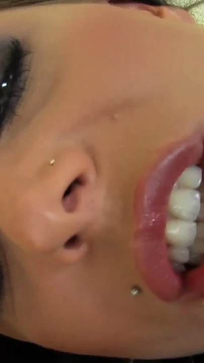 Pornstar Candy Anal Topları ve Dildo ile Solo Mastürbasyon | Klip 2