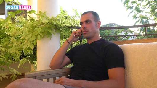 Bildiğin komşu kızı sikiyorum