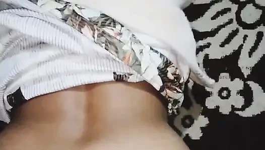 Hintli kadın domaltarak sikişiyor