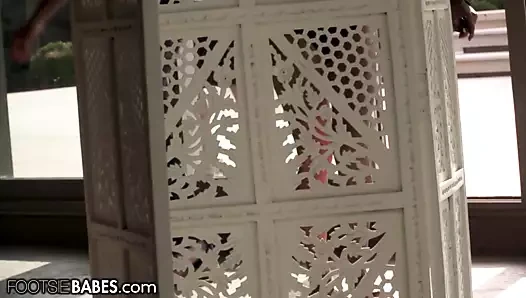 Footsiebabes, ayaklarımla oyna, sonra kedimi parçala