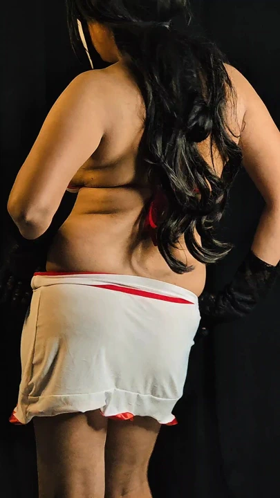 Hemşire Üniforması.. Ama ben tıraş olmuyorum.