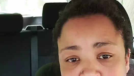 Şişman balina kir yiyor